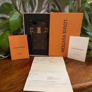 LOUIS VUITTON
Monogram Canvas Eye Trunk iPhone 7 Plus Cover/Case